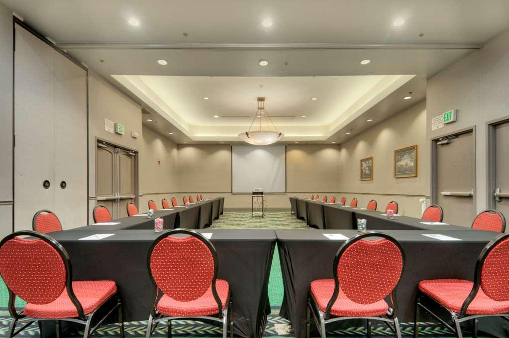 Hilton Garden Inn Livermore Konforlar fotoğraf